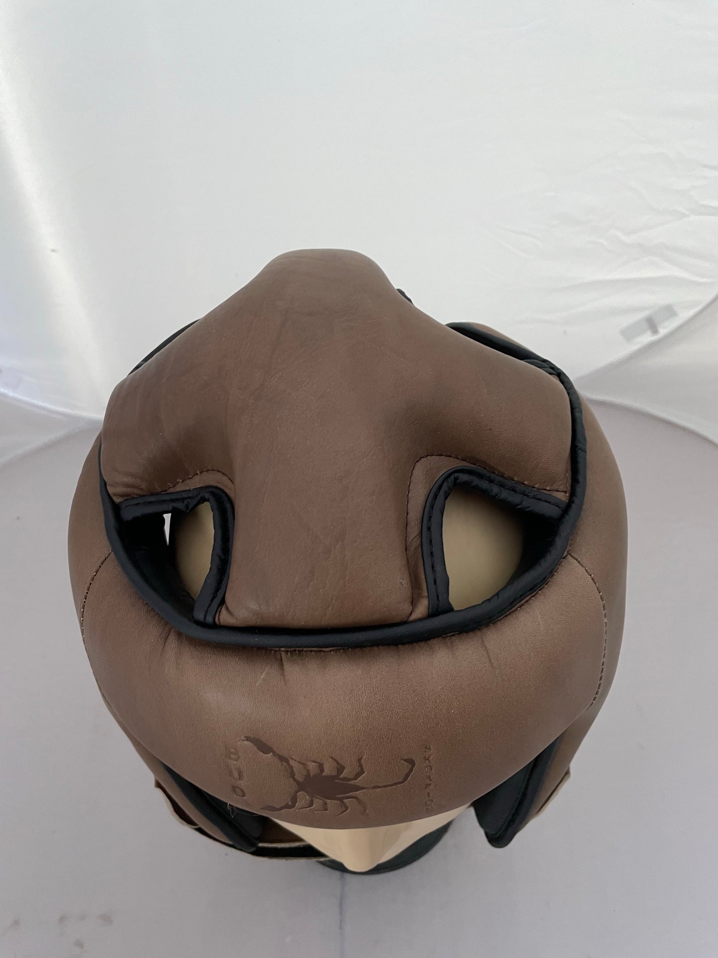 Casco da Boxe in pelle di bufalo