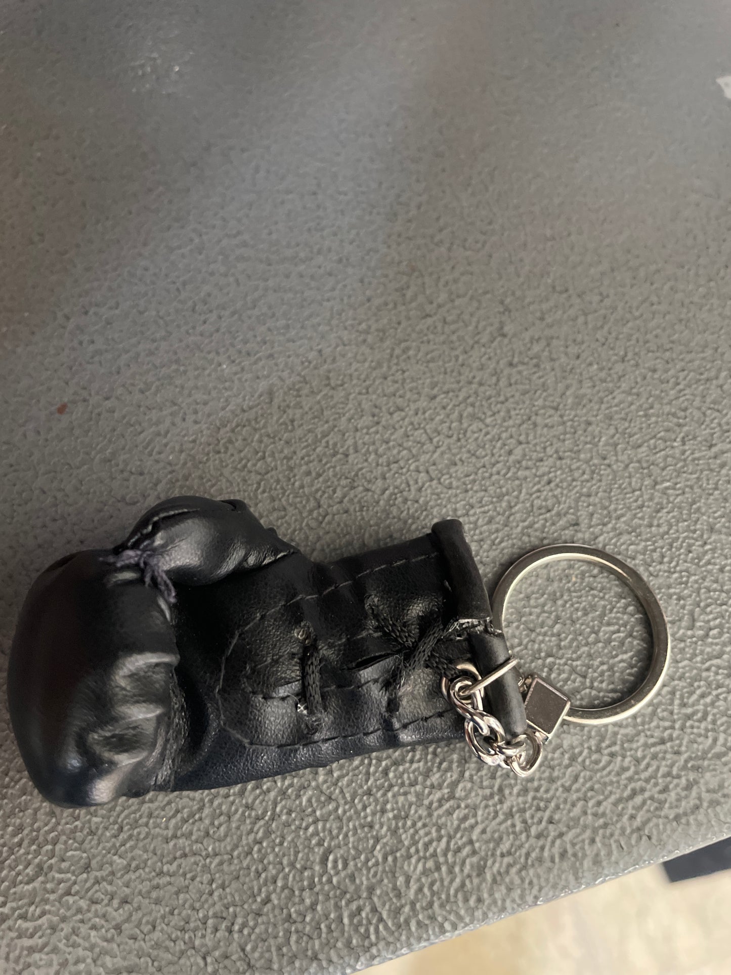 Portachiavi Guantone